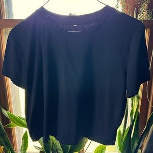 Black cropped short sleeve t shirt. XL